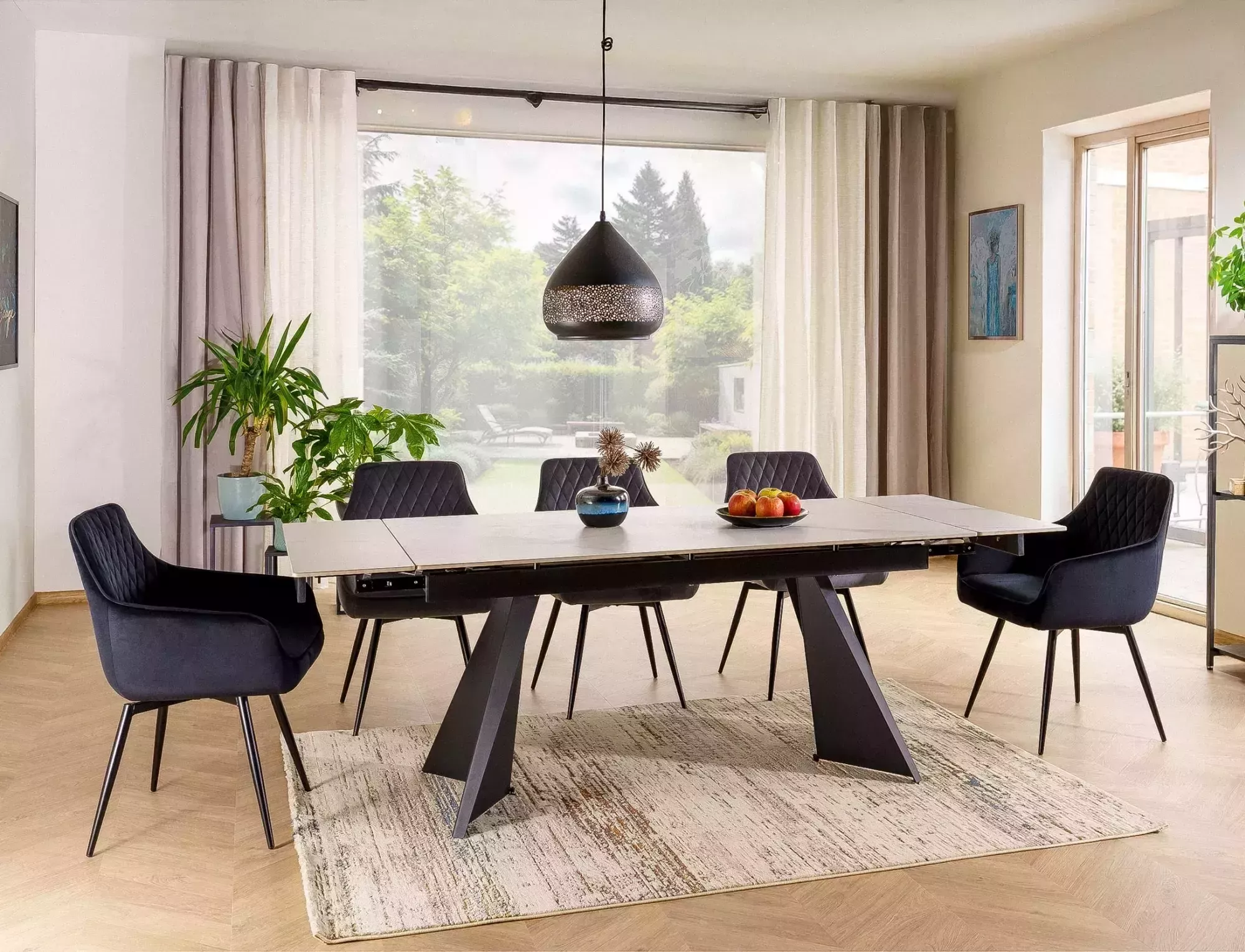 Jedálenská stolička Marlo Velvet,  čierna / matná čierna