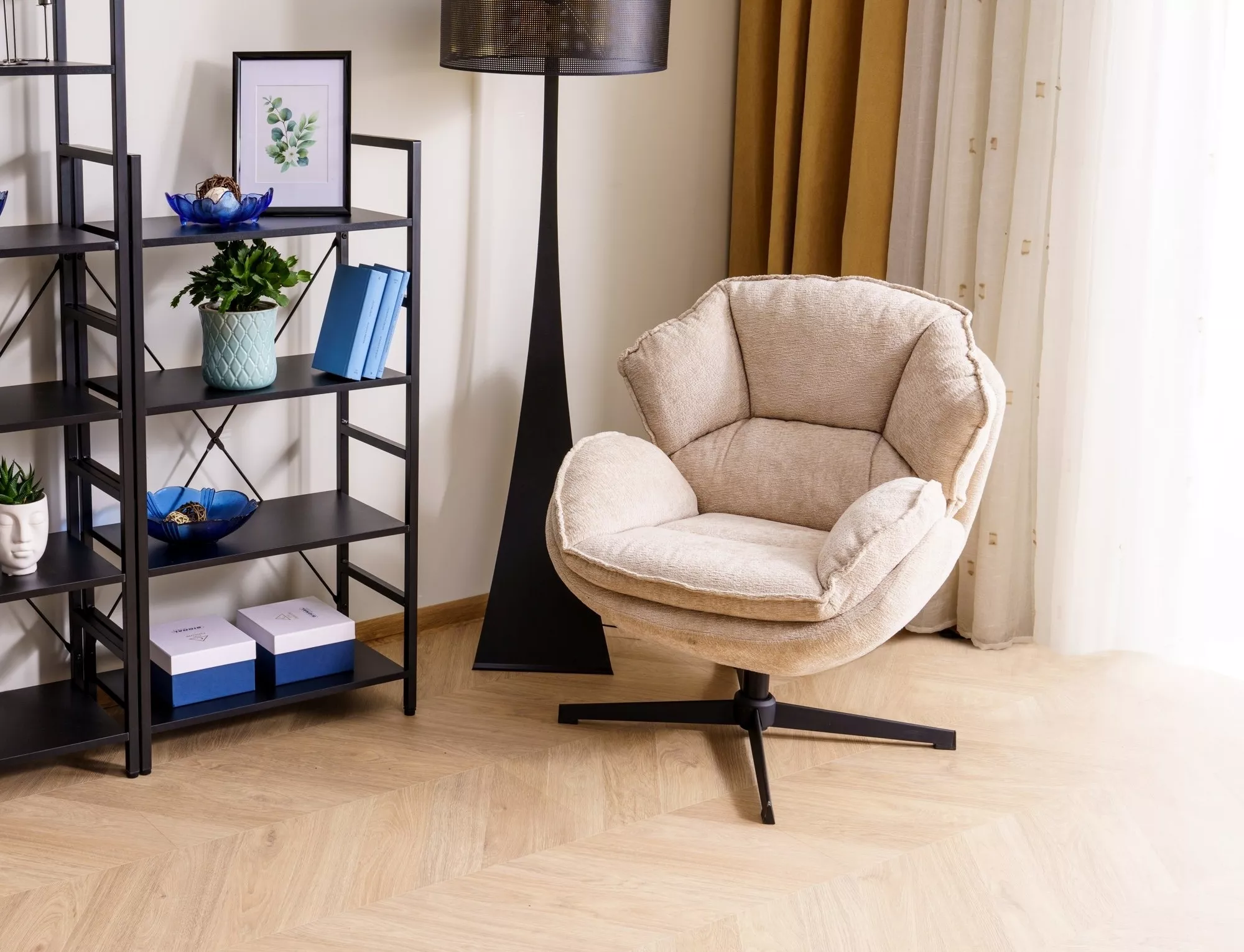 Kreslo Betty,  béžová / čierna