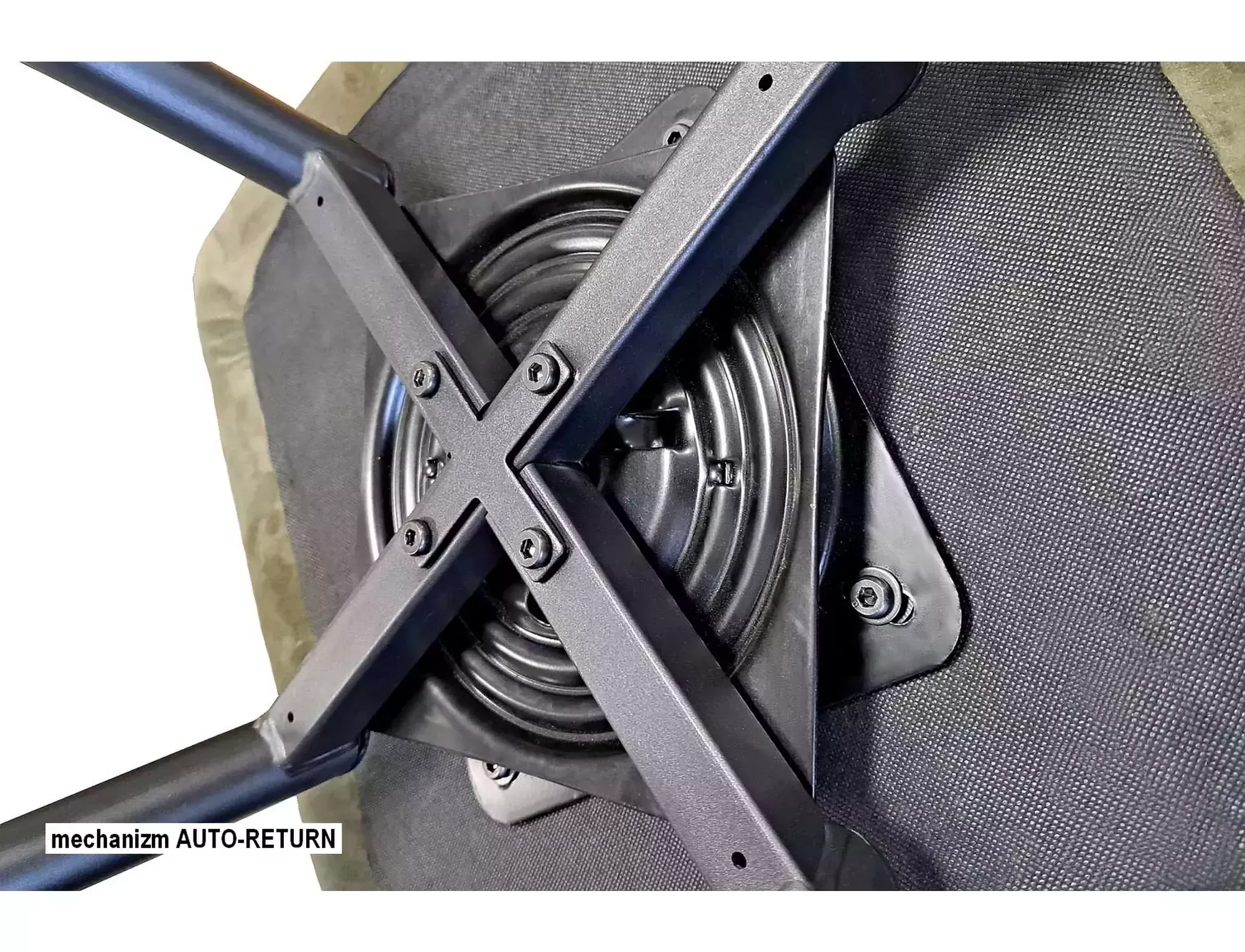 Jedálenská stolička Servio Velvet,  tmavobéžová / matná čierna