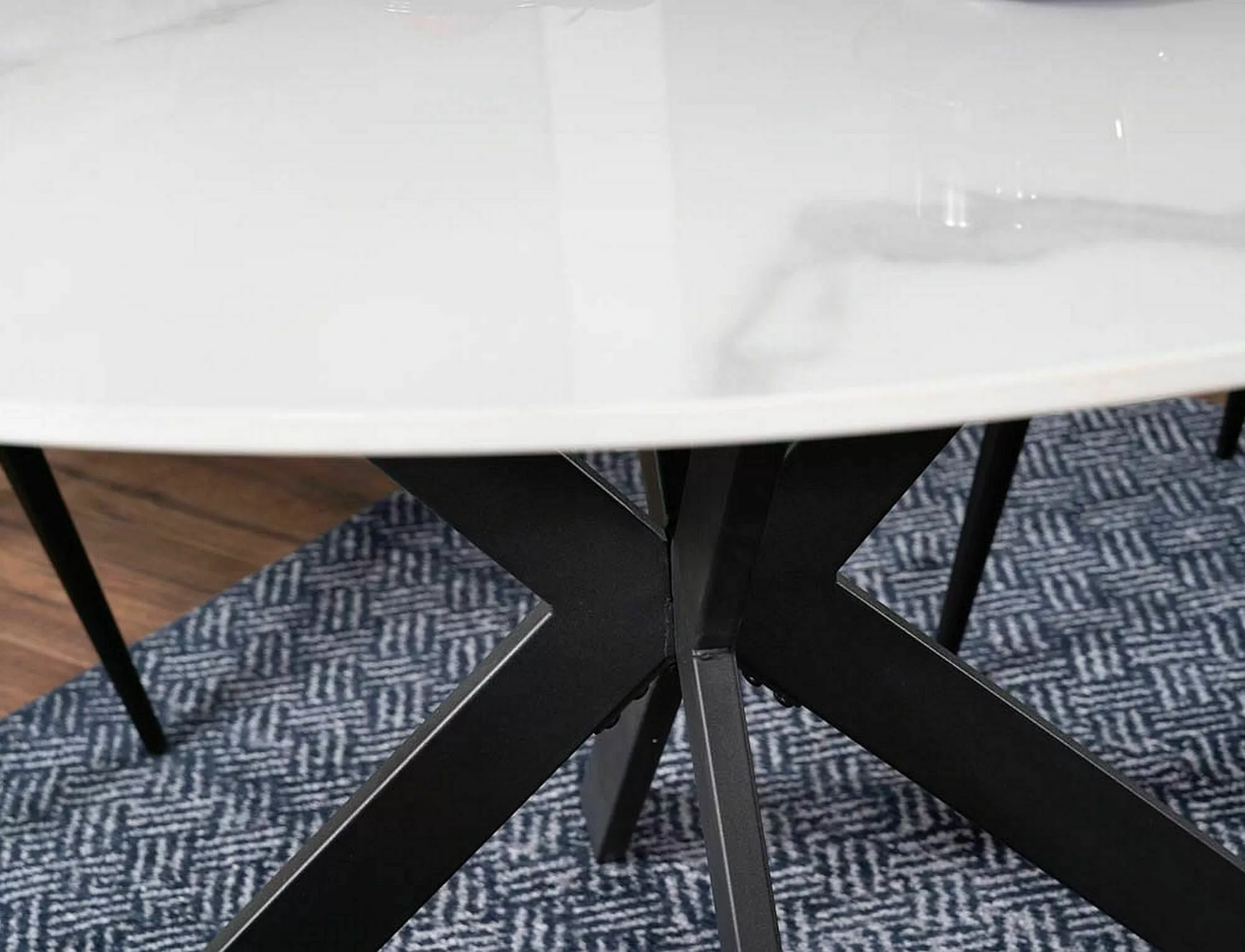 Jedálenský stôl TALIA WHITE (MRAMOROVÝ EFEKT)/ČIERNA FI90