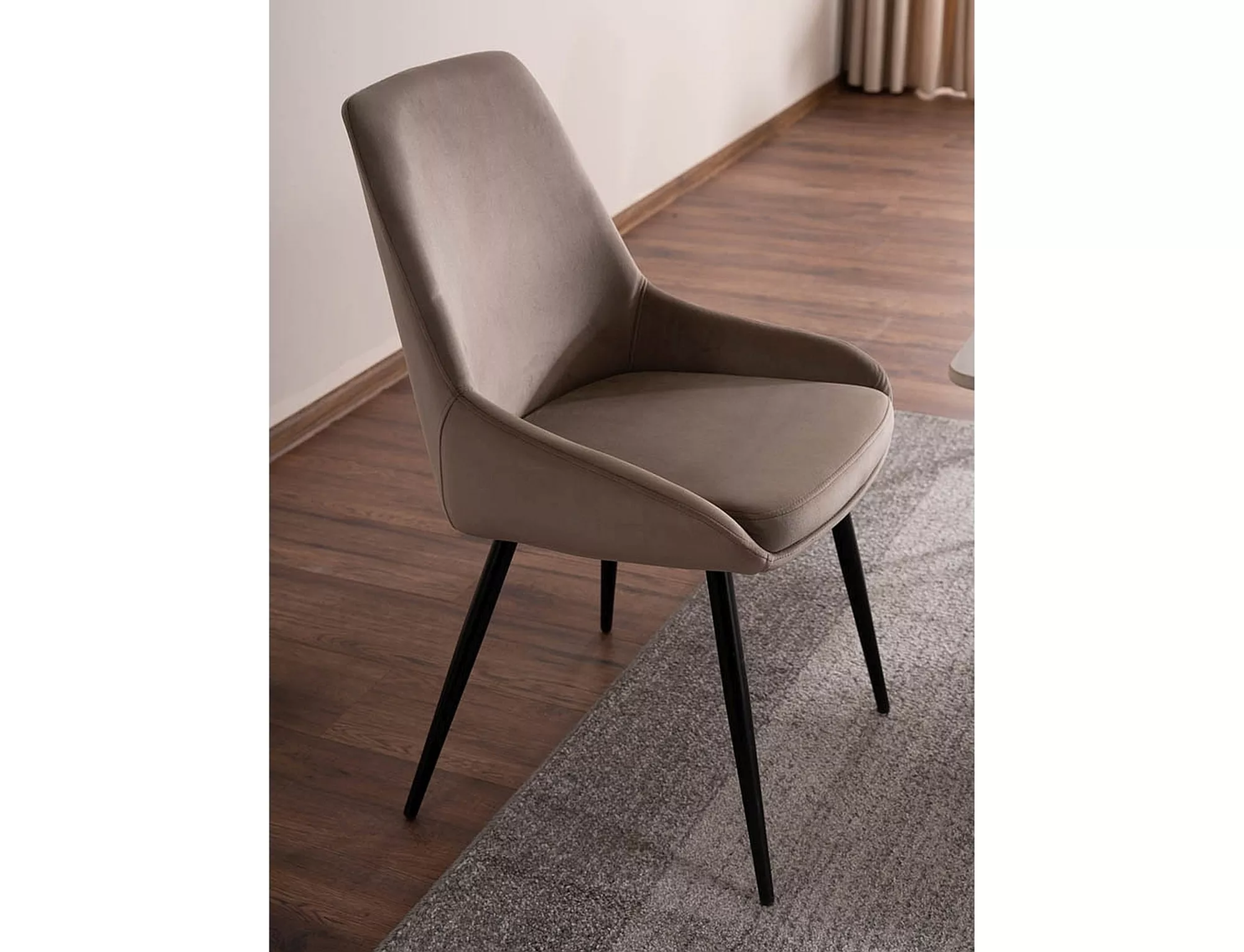 COBE VELVET jedálenská stolička, ČIERNY RÁM / TM. BLUVEL BÉŽOVÁ 40