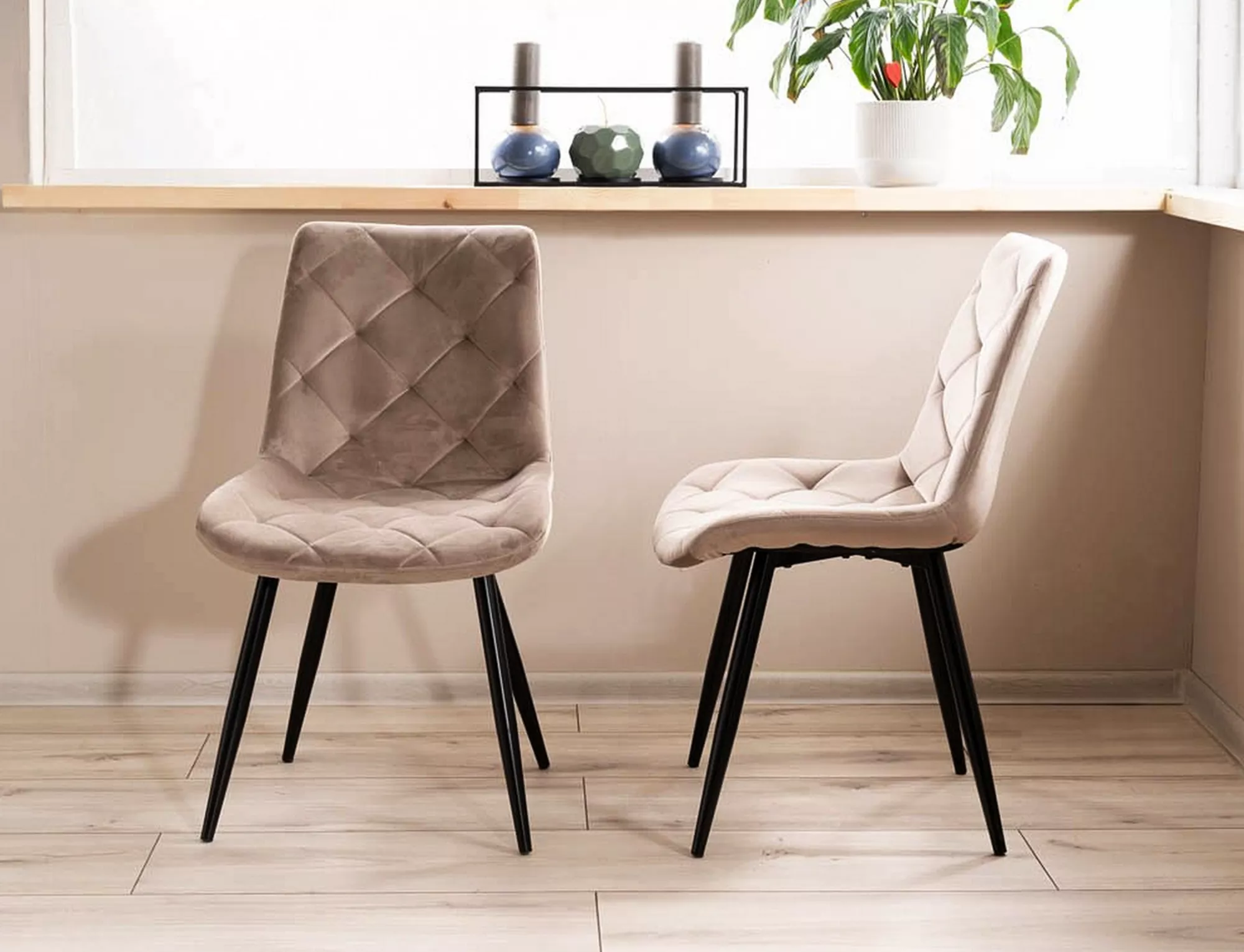 RALPH VELVET jedálenská stolička, ČIERNY RÁM/TMAVÉ BÉŽOVÁ BLUVEL 40