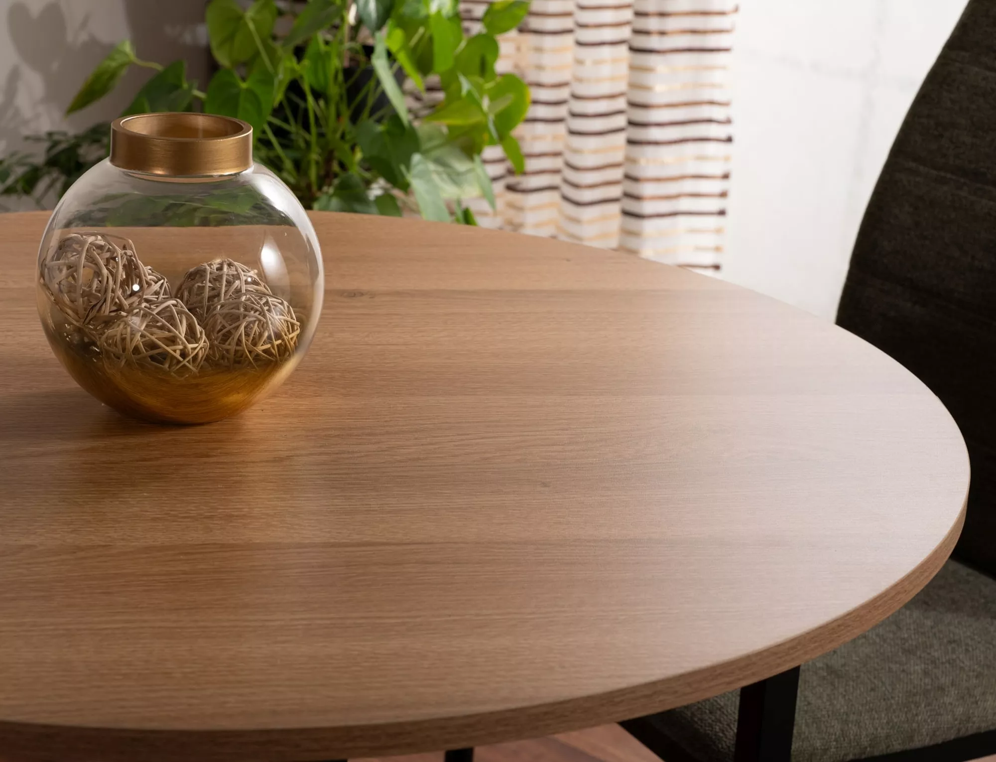 ALTO II jedálenský stôl, pr. 80cm, dub/kov čierny