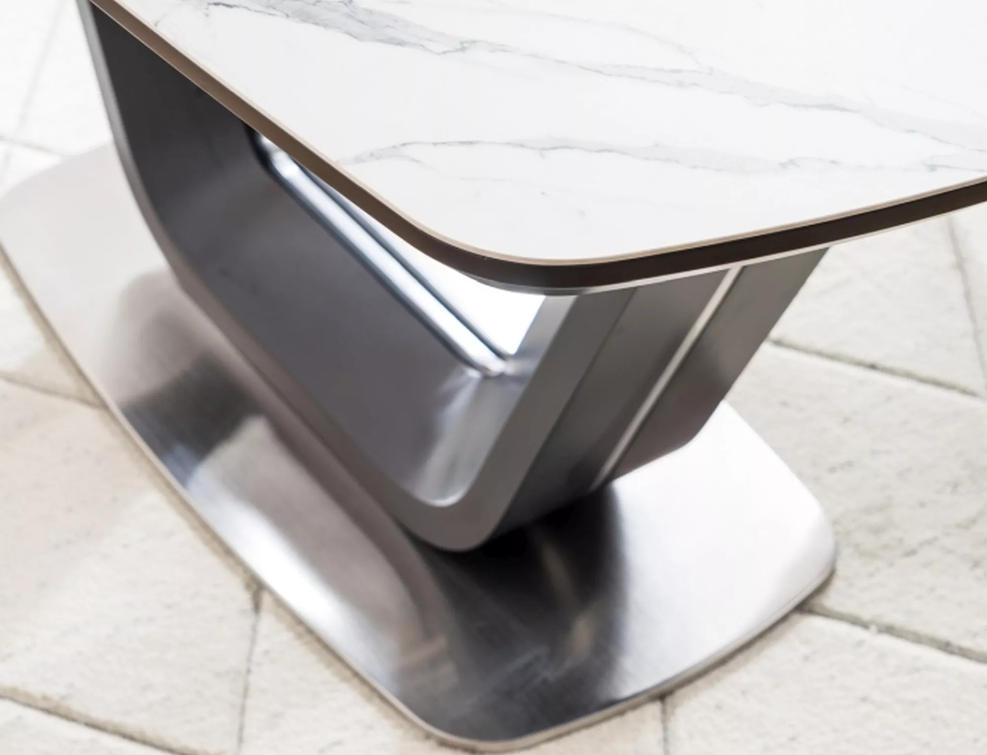 ARMANI CERAMIC jedálenský stôl BIELY MRAMOROVÝ EFEKT / MAT ČIERNA 160(220)X90